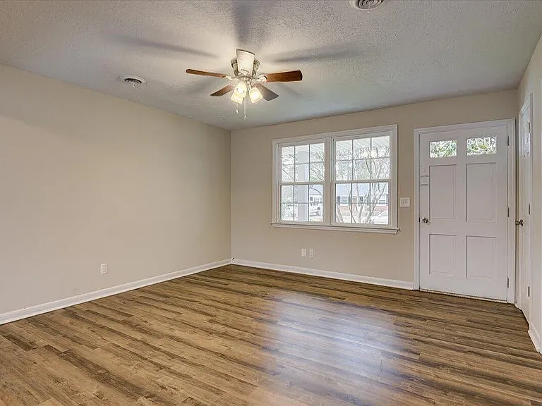 3316 Sylvester Dr — Photo 4