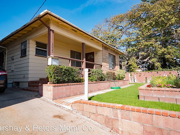5th image of 1635 Wollacott St