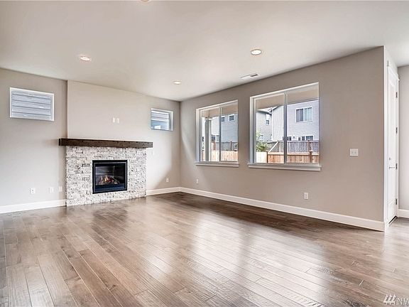 Plan 2353 at Hawksbeard. Photo of another home. Details may vary
