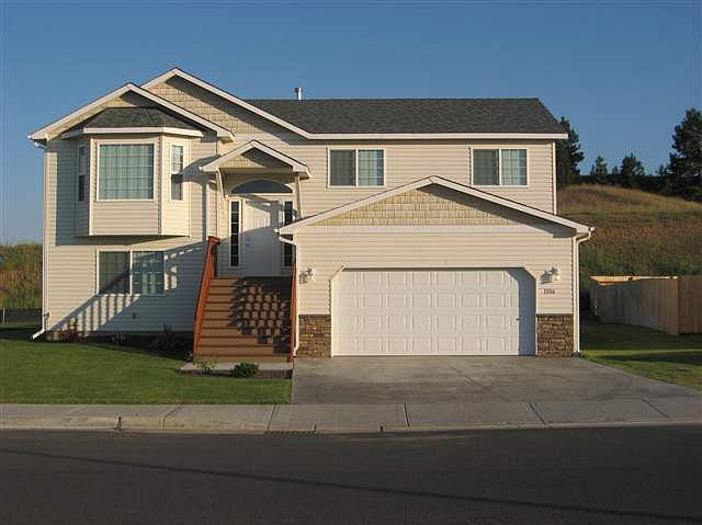 1st image of 1006 W Golden Hills Dr