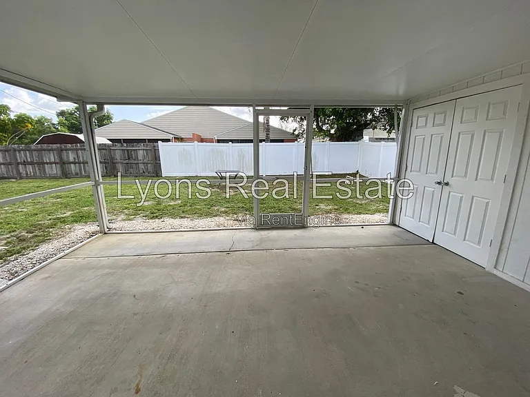 17407 Ellie Dr — Photo 24