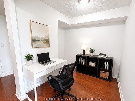 3rd image of 33 Elm Dr W #607