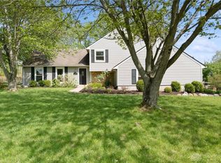 8750 Castlecreek Dr, Dayton, OH 45458