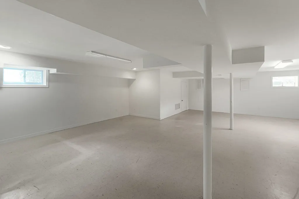 1 bed, 1800 sqft, $1,300 — Photo 4