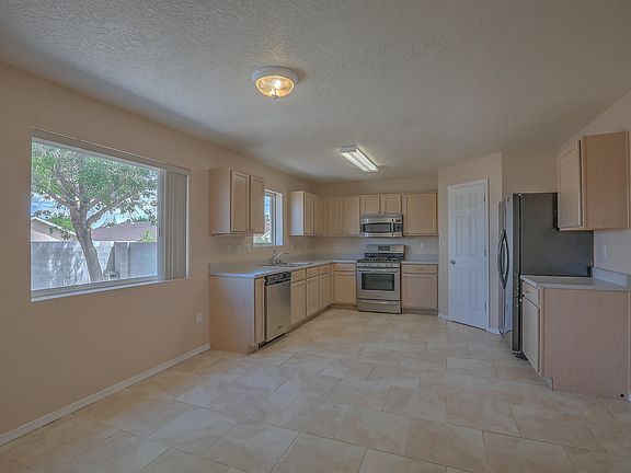 4th image of 10464 Pamplona St NW