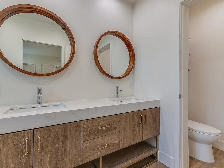 10385 Ilona Ave — Photo 10