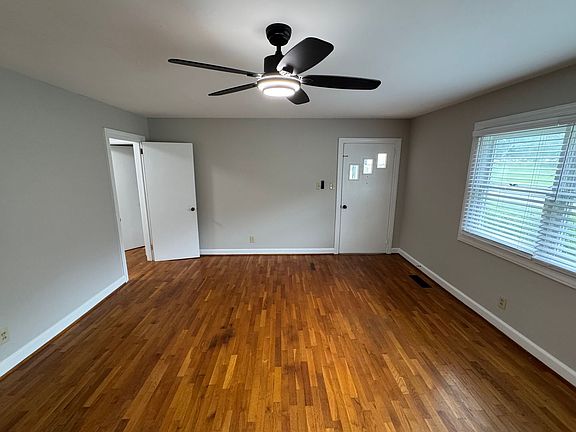 4th image of 2112 N Stewart Ave