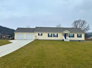 7 Wilcox Estates Dr, Waverly, NY 14892