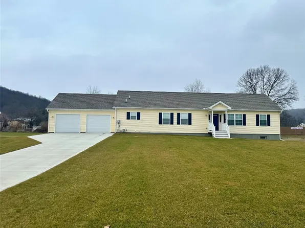 7 Wilcox Estates Dr, Waverly, NY 14892