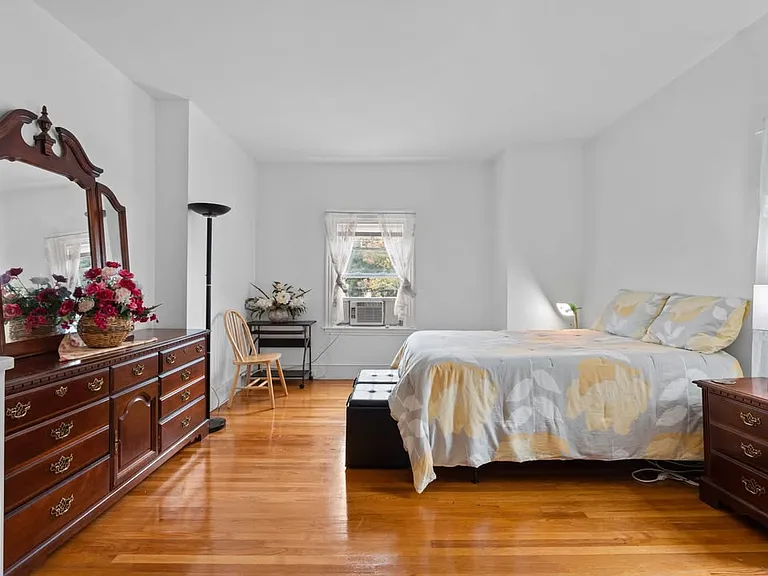 124 Sheridan Ave #2 — Photo 7