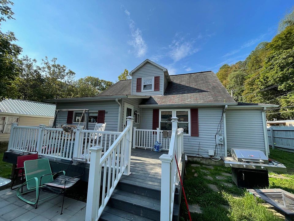 1st image of 724 Campbells Creek Dr