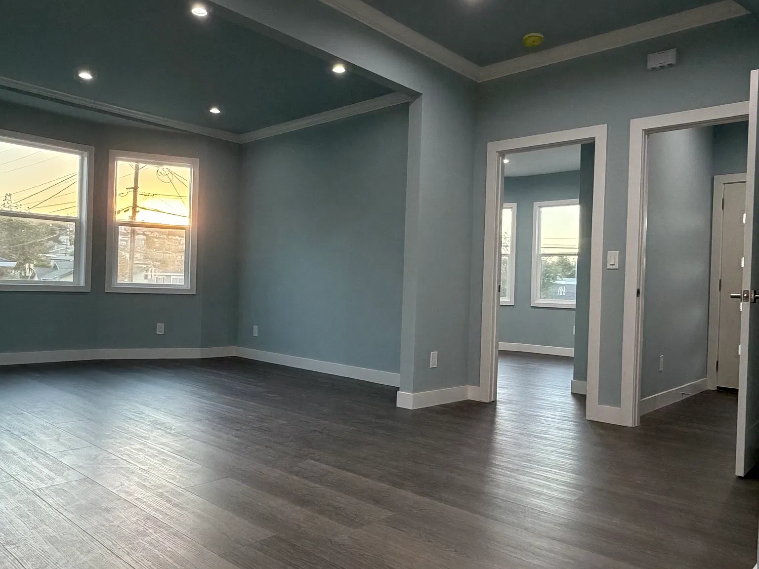 2 bed, 1100 sqft, $4,295 — Photo 3