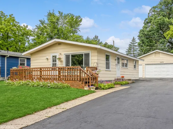 33670 N Oakland Dr, Grayslake, IL 60030
