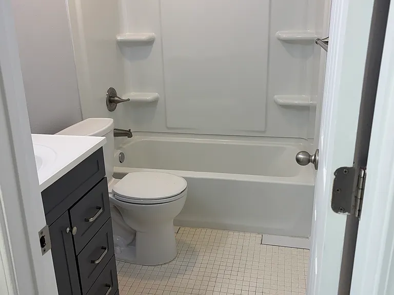 River Park Apartments — Photo 14