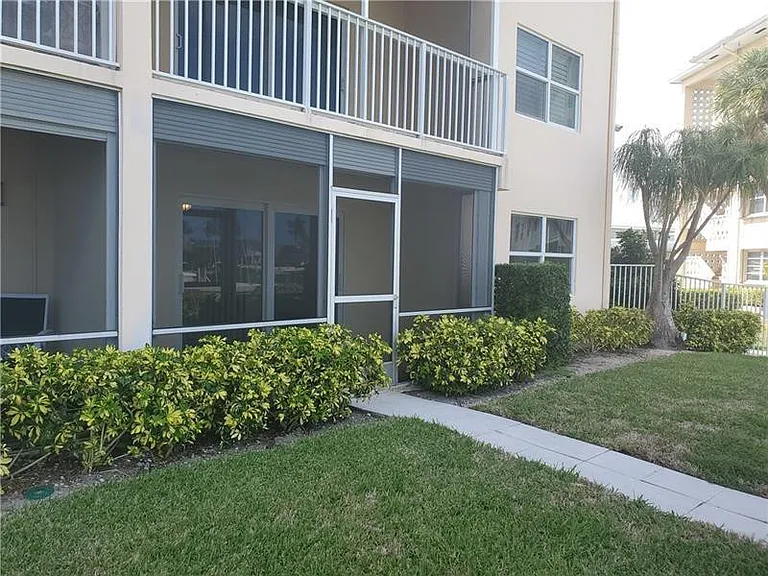 230 N Federal Hwy #106 — Photo 17