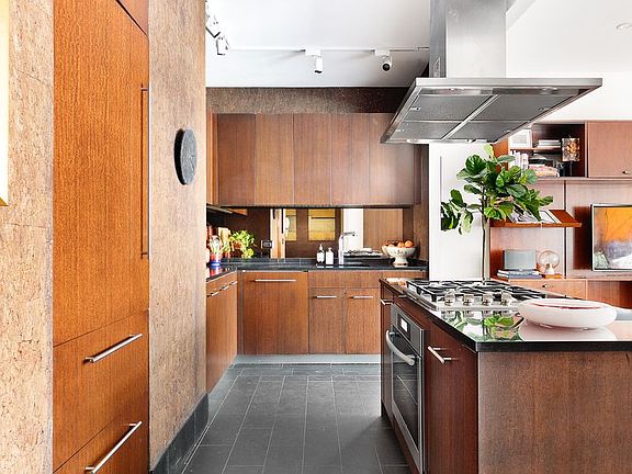 5th image of 40 Broad St APT 21B