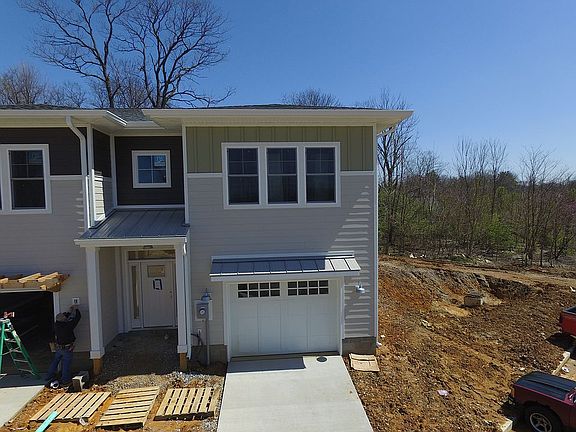 2nd image of 4302 N Cypress