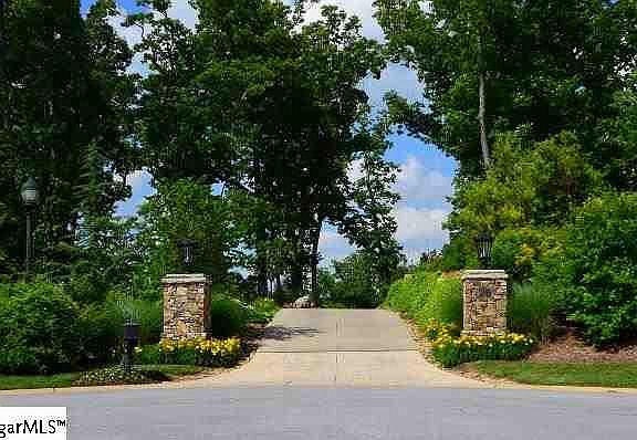 2nd image of 26 Donatello Ct