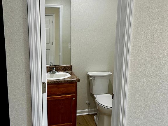 5th image of 64 Williams St