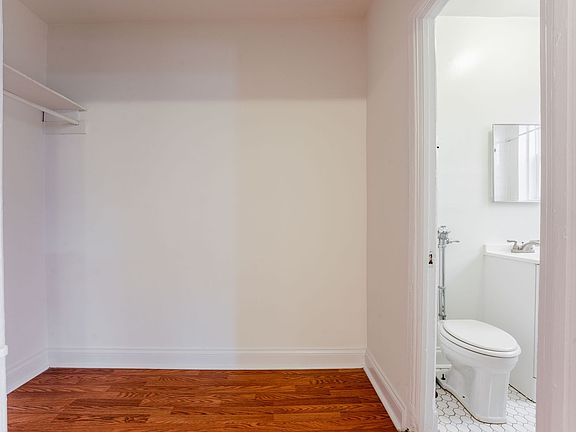 5th image of 4119 N Kenmore Ave #305