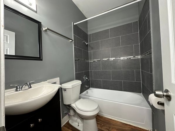 1106 Esplanade St #4