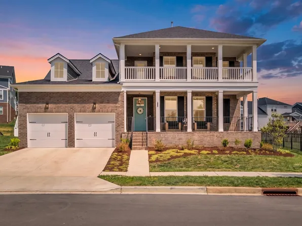 885 Rockwell Dr, Hendersonville, TN 37075