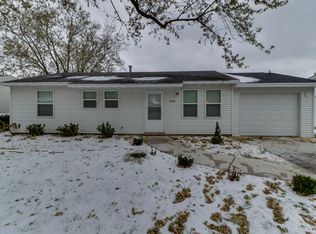 1208 Mount Vernon Dr, Bloomington, IL 61704