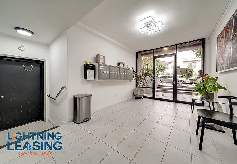 815 S Shenandoah St #301 — Photo 21