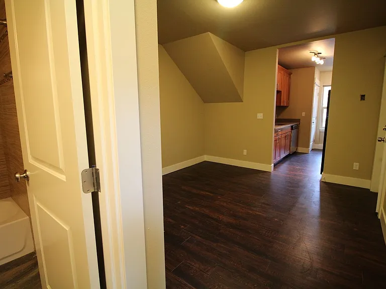 South Lane Apartments — Photo 74