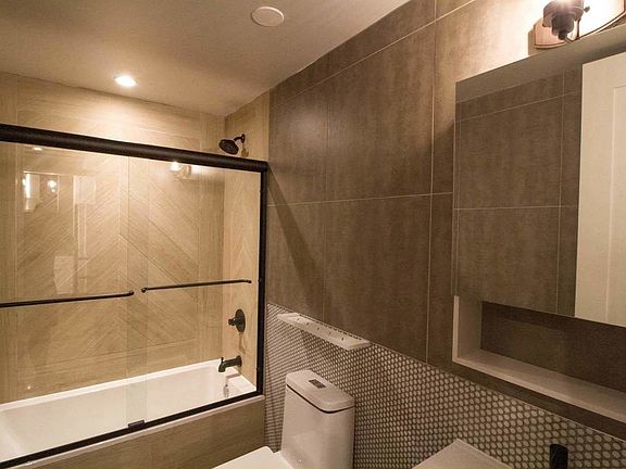 4th image of 35 Claver Pl #3BB