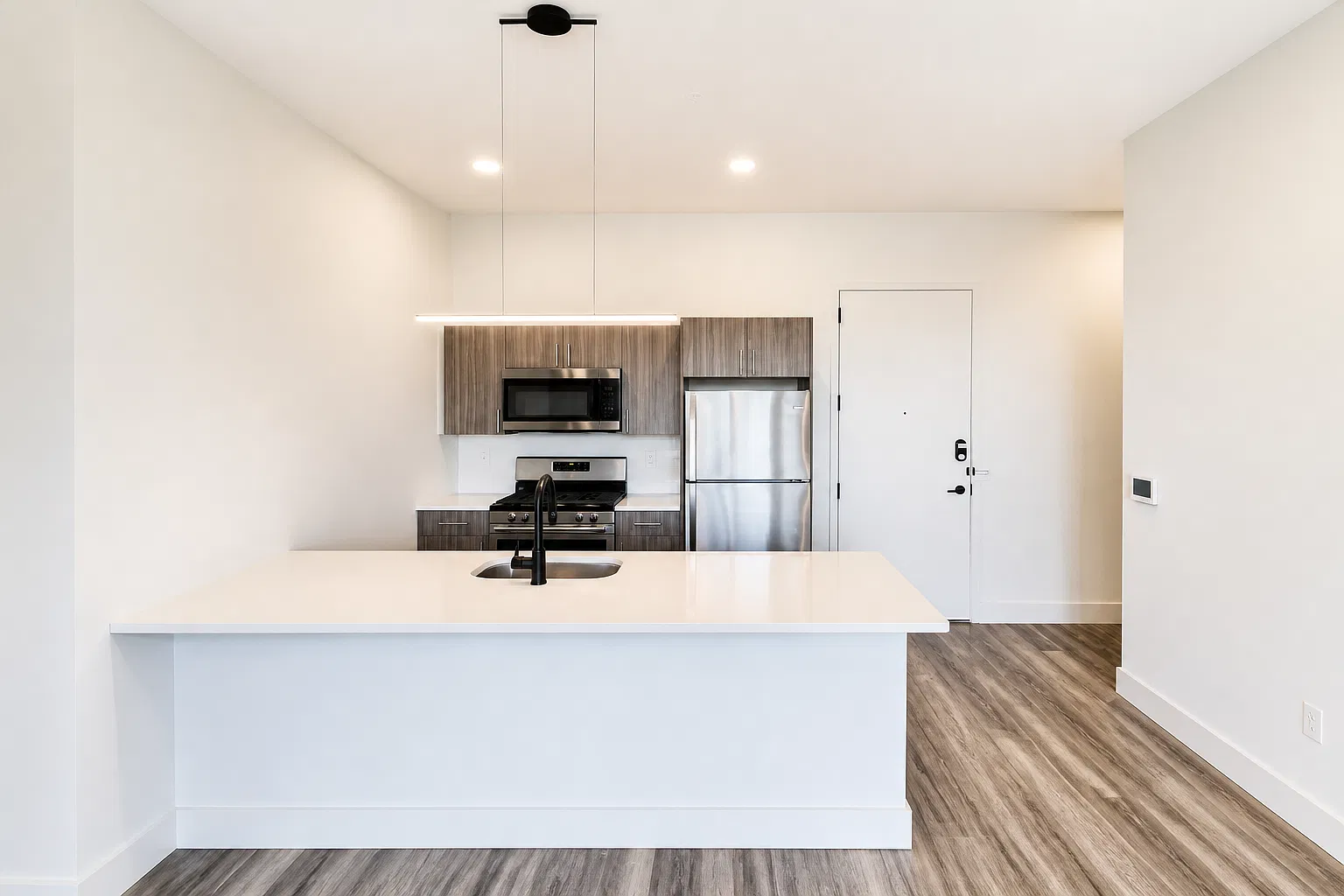 1 bed, $2,395 — Photo 2