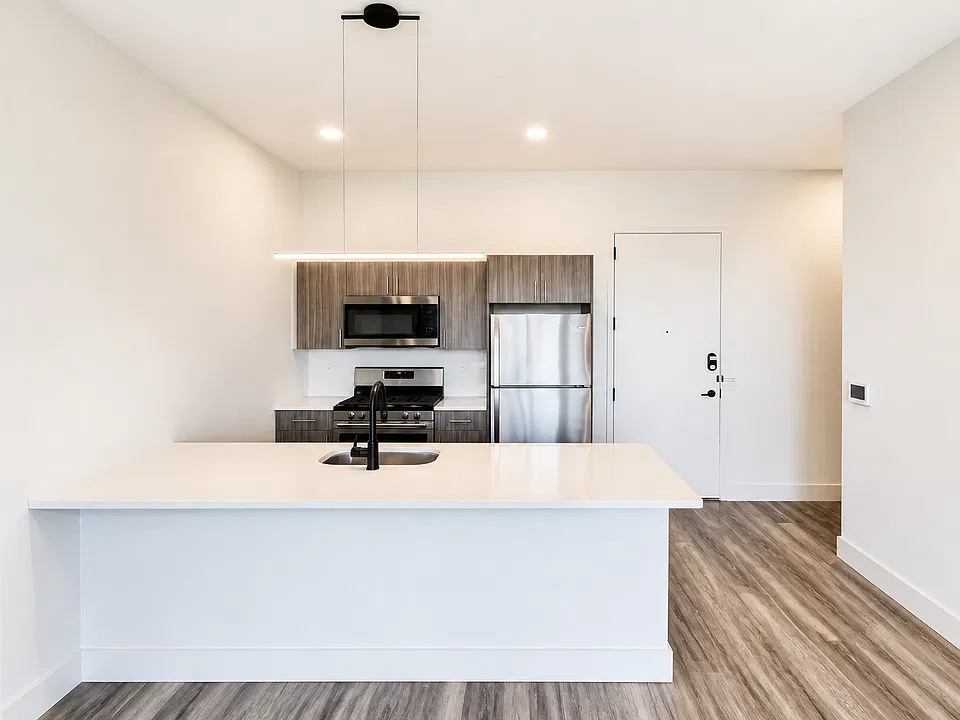 50 Washington St #9D