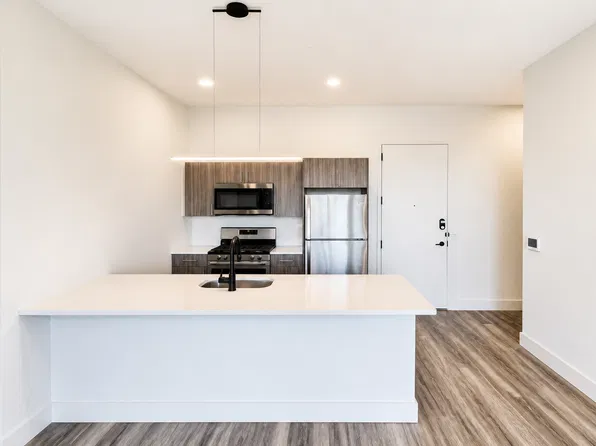 50 Washington St #9D, East Orange, NJ 07017