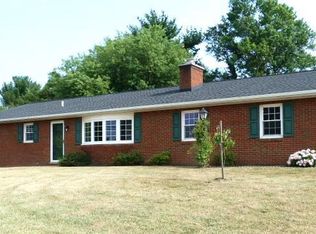 1607 Mount Aetna Rd, Hagerstown, MD 21742