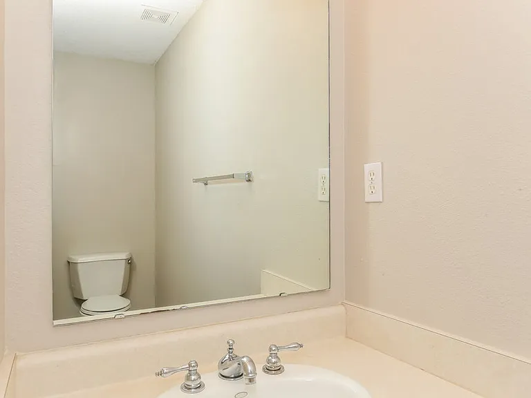 11960 Locus Ln — Photo 16