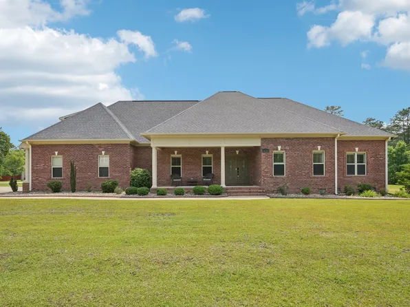 678 Rehder Dr, Fayetteville, NC 28306