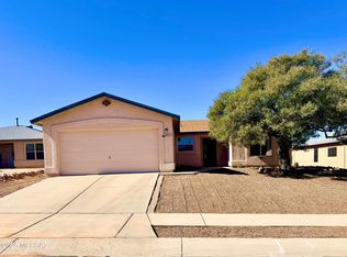 8981 E Mayberry Dr, Tucson, AZ 85730