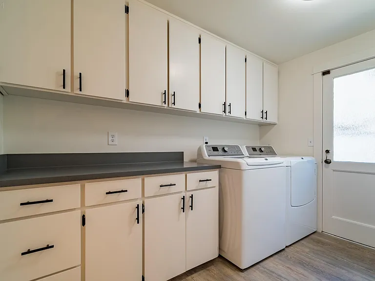 2095 Norwood St — Photo 31