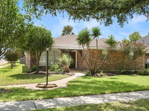 6151 Charlotte Dr, New Orleans, LA 70122