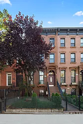 654 Lafayette Avenue in Bedford-Stuyvesant
