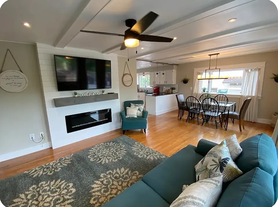 2 bed, 1272 sqft, $2,200 — Photo 2