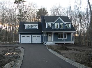 65 Pine Ridge Cir, Sandown, NH 03873