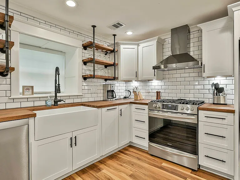 410 Thornton Lane — Photo 11
