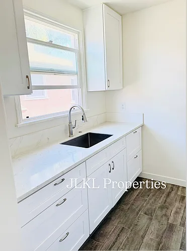 3088 Meade Ave Photo 1