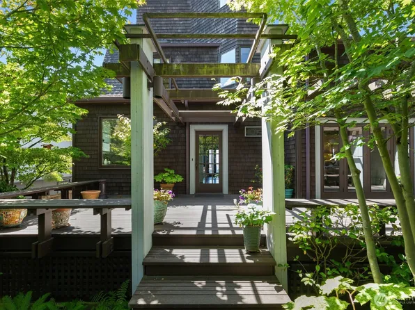 370 Highland Drive, Seattle, WA 98109
