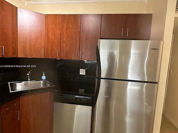 4th image of 1878 NE 46th St #3