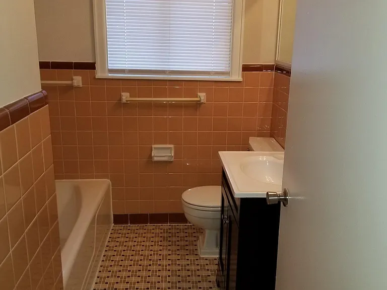 908 Cherryhill St — Photo 11