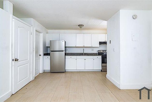 1st image of 4081 N Dixie Hwy APT 23