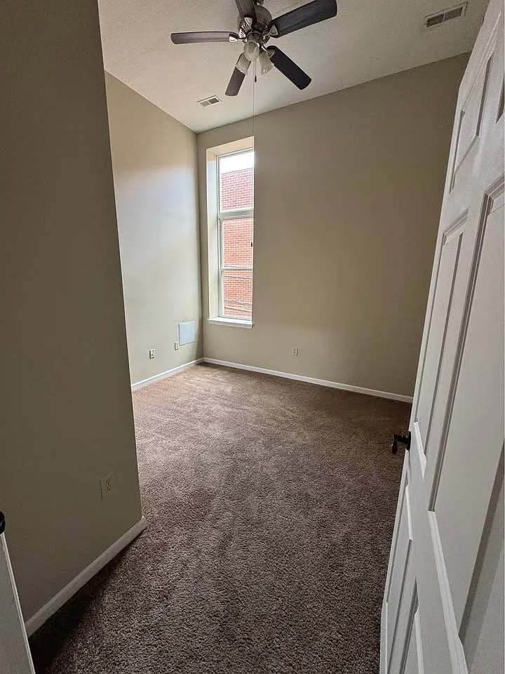 2 bed, 1180 sqft, $1,300 — Photo 3