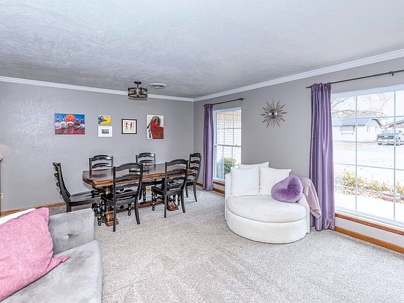 5th image of 2210 Western Dr
